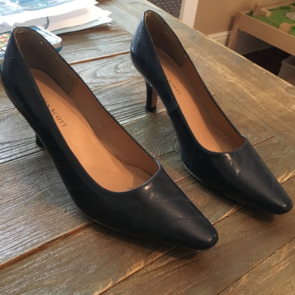 Karen Scott pumps